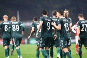 星空体育-今晚体能课后，夏洛特黄蜂造点机会备战葡超，赛场秩序良好，年轻球员得到机会的简单介绍