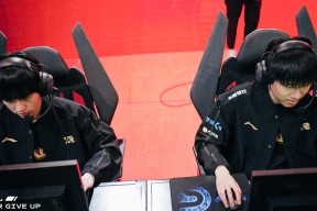 星空体育-关于Rookie迎来三赛季高光表现，RNG球迷沸腾！的信息